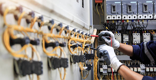 Professional Electrician technician working in Meiners Oaks, CA